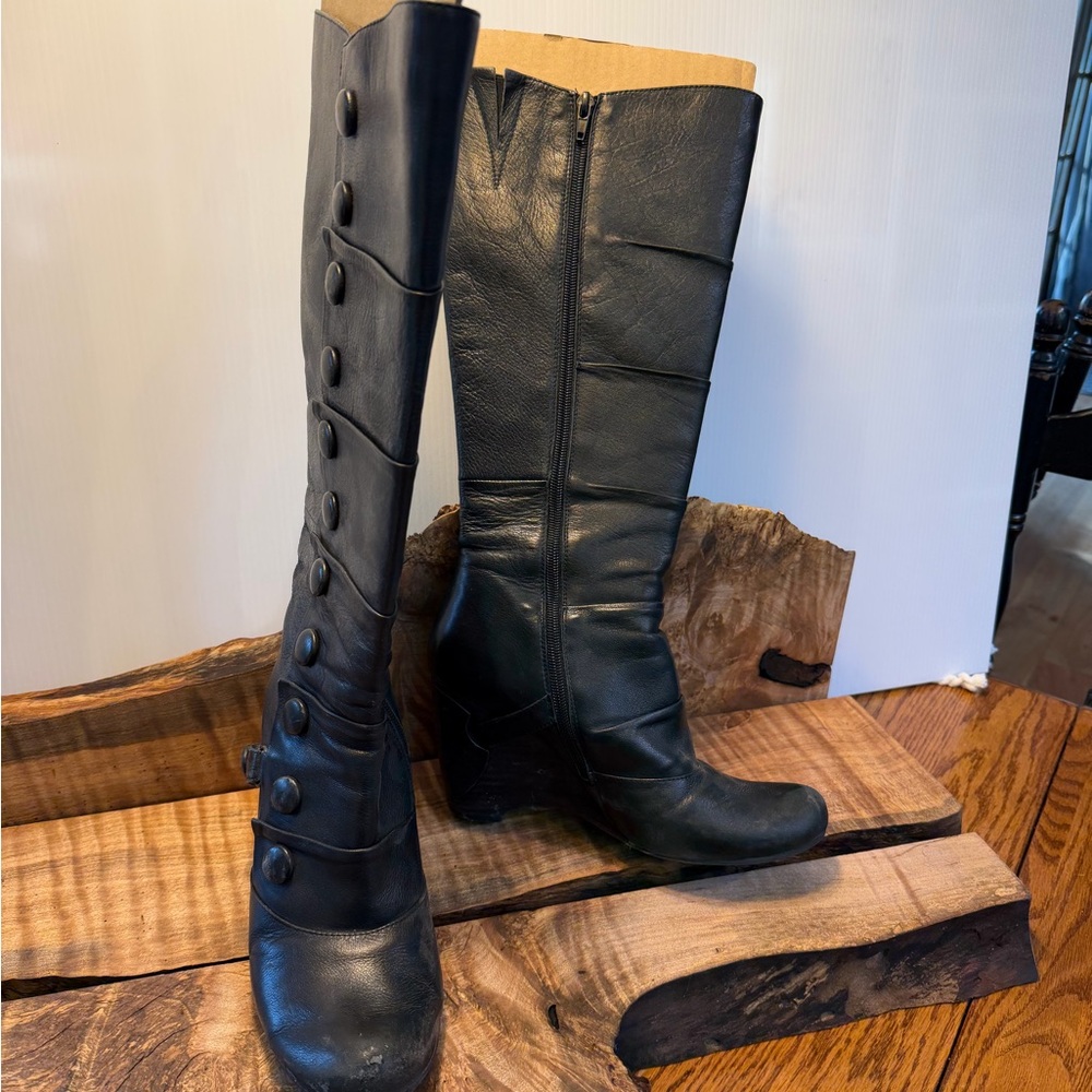 Crown Vintage Black Knee-High Button-Trim Leather Boots